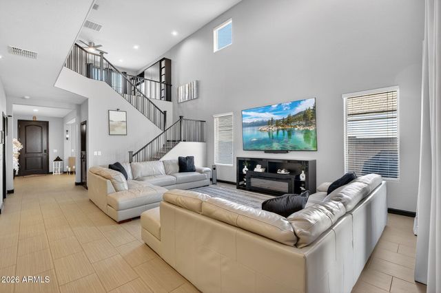 696 W WELSH BLACK Trail, San Tan Valley, AZ 85143