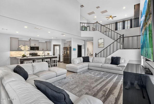 696 W WELSH BLACK Trail, San Tan Valley, AZ 85143