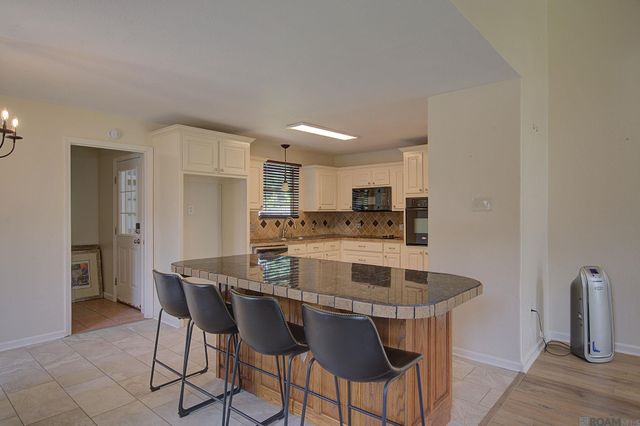 7506 Debit Dr, Baton Rouge, LA 70817