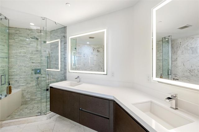 851 NE 1st Ave 4206, Miami, FL 33132