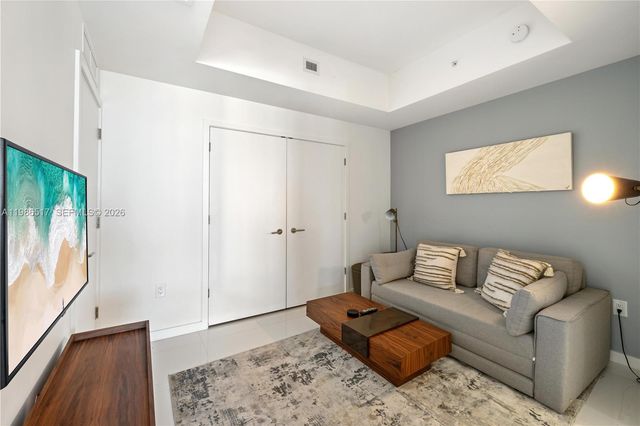 851 NE 1st Ave 4206, Miami, FL 33132