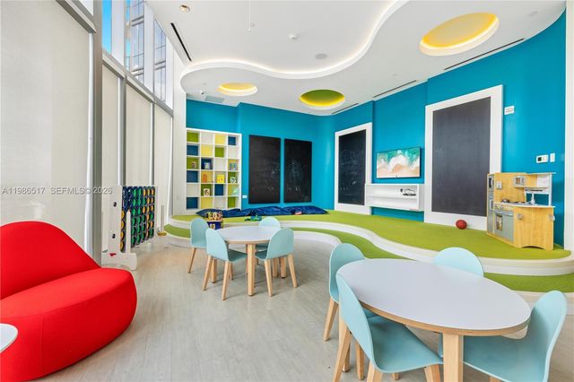 851 NE 1st Ave 4206, Miami, FL 33132