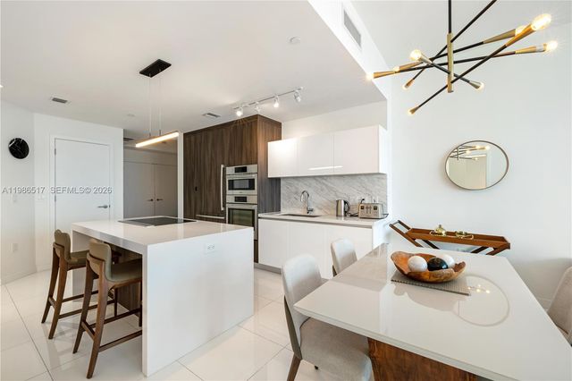 851 NE 1st Ave 4206, Miami, FL 33132