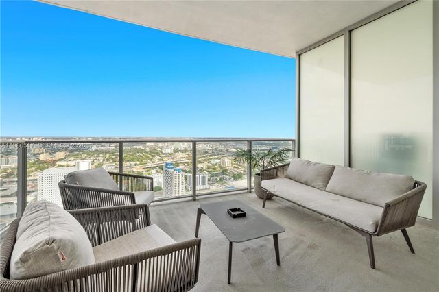 851 NE 1st Ave 4206, Miami, FL 33132