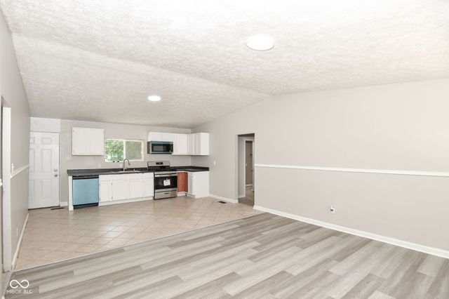 9226 Rochelle Drive, Indianapolis, IN 46235