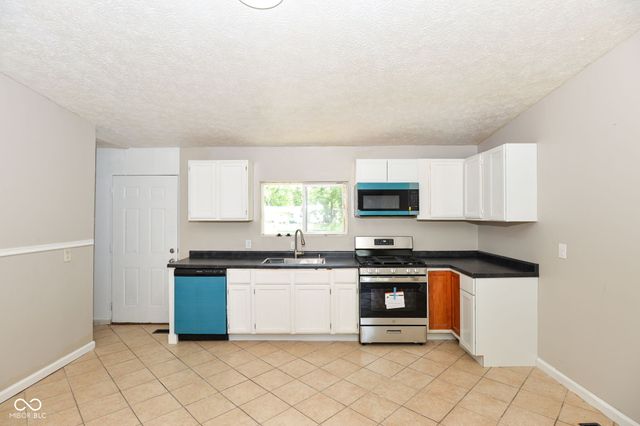 9226 Rochelle Drive, Indianapolis, IN 46235
