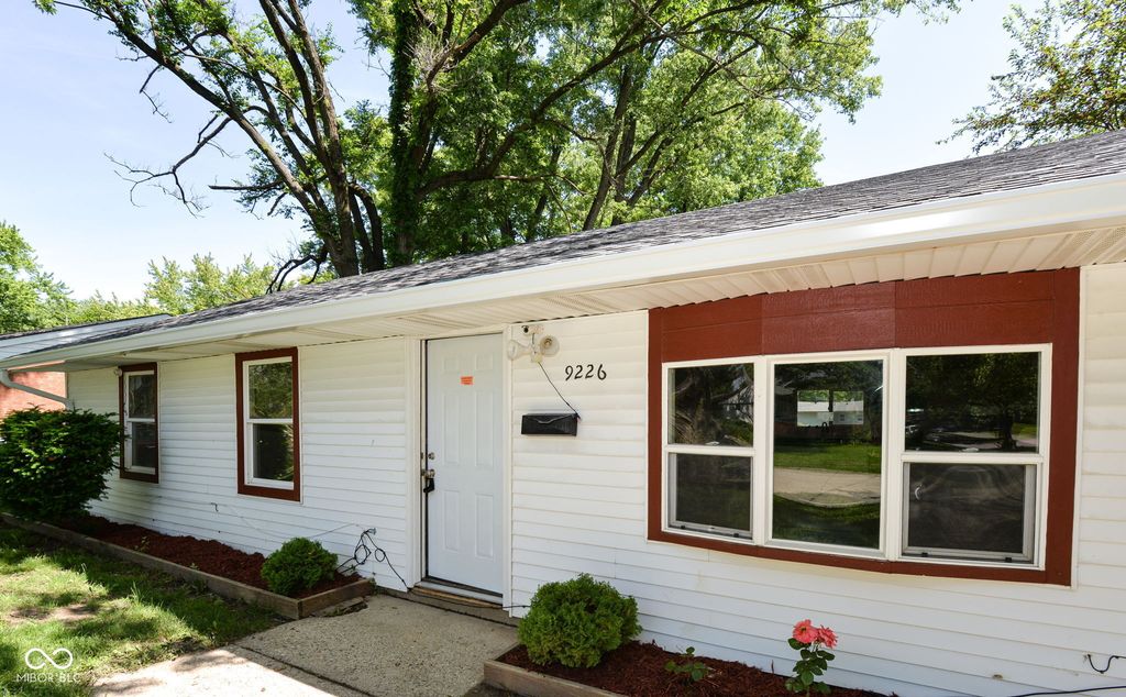 9226 Rochelle Drive, Indianapolis, IN 46235