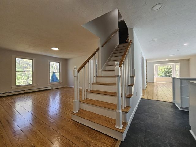 2 Sea Pines Ln, Sandwich, MA 02563