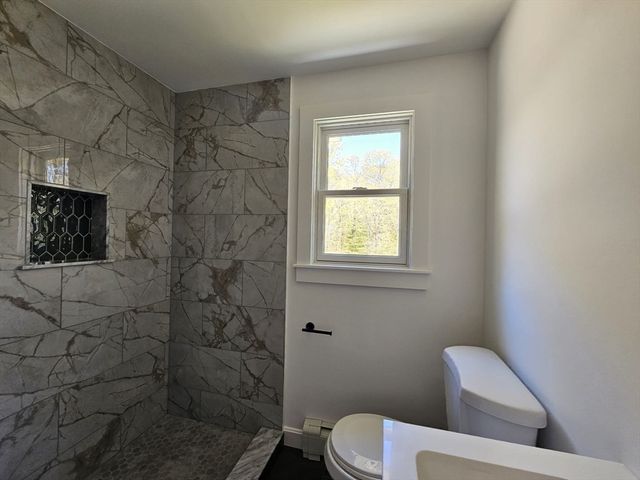 2 Sea Pines Ln, Sandwich, MA 02563