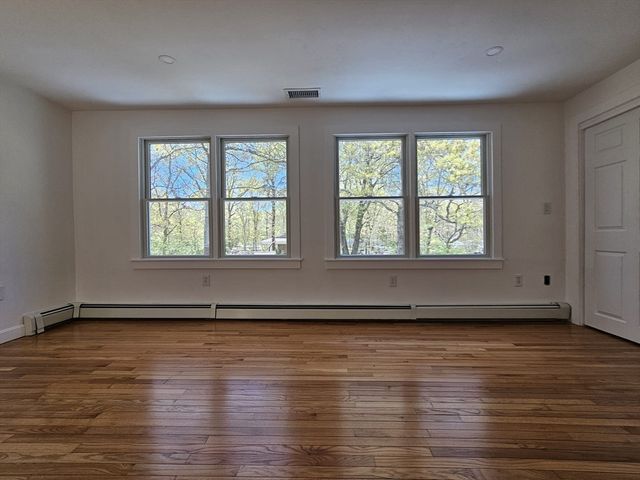 2 Sea Pines Ln, Sandwich, MA 02563