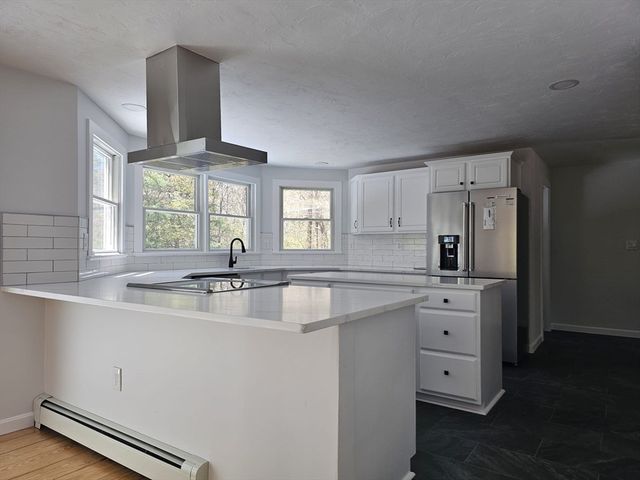 2 Sea Pines Ln, Sandwich, MA 02563