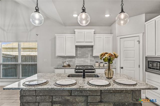 220 Pecan Meadow Lane, Harker Heights, TX 76548