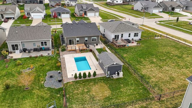 469 SE Hollow Court, West Des Moines, IA 50265