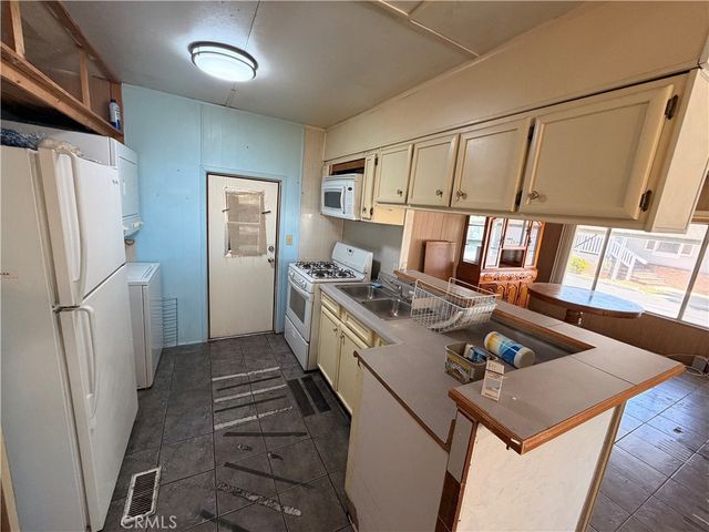 999 S Santa Fe Avenue 73, San Jacinto, CA 92583