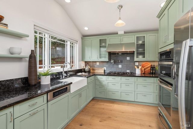 100 Partridge Dr, Novato, CA 94945