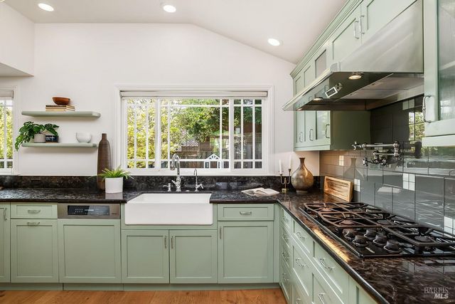 100 Partridge Dr, Novato, CA 94945