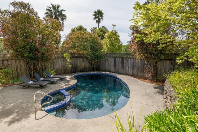 100 Partridge Dr, Novato, CA 94945