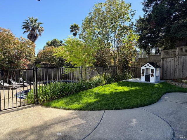 100 Partridge Dr, Novato, CA 94945