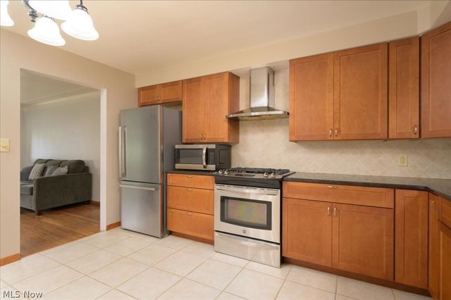 32204 Glen Arden Drive, Willowick, OH 44095