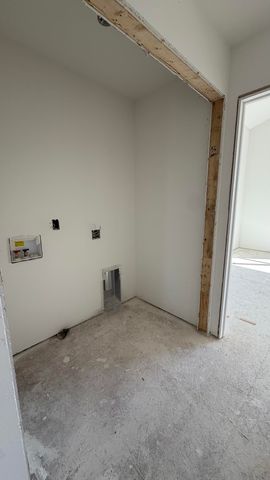 727 W Ironwood Drive, Rossford, OH 43460