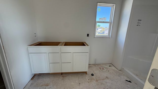 727 W Ironwood Drive, Rossford, OH 43460