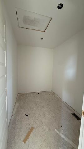 727 W Ironwood Drive, Rossford, OH 43460