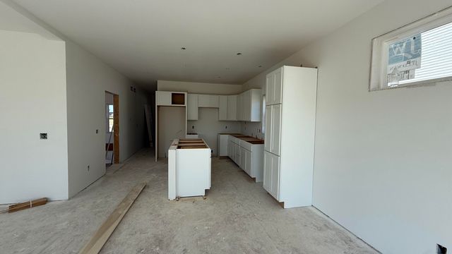 727 W Ironwood Drive, Rossford, OH 43460