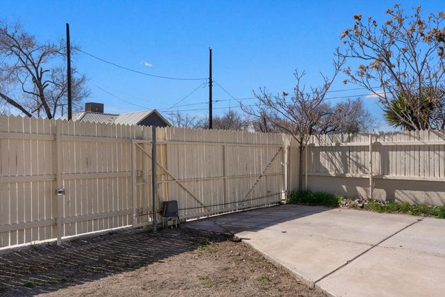 523 High Street SE, Albuquerque, NM 87102