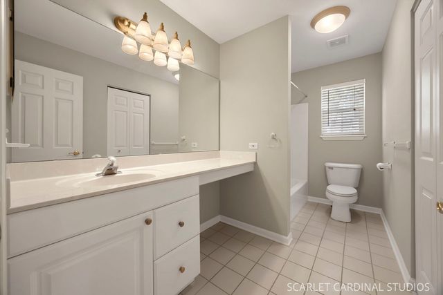 1617 Southlawn Place, Aurora, IL 60506