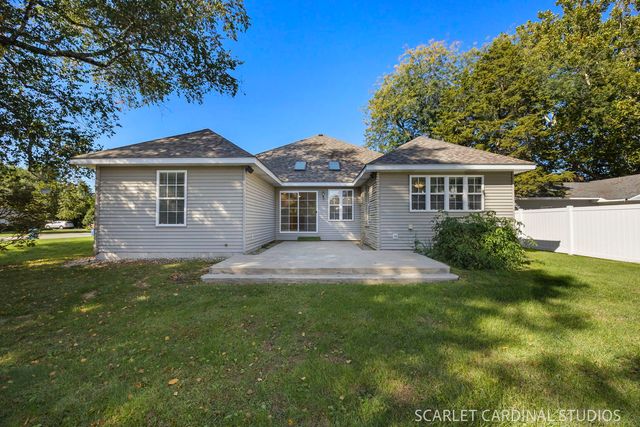 1617 Southlawn Place, Aurora, IL 60506