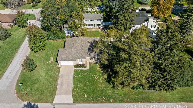 1617 Southlawn Place, Aurora, IL 60506