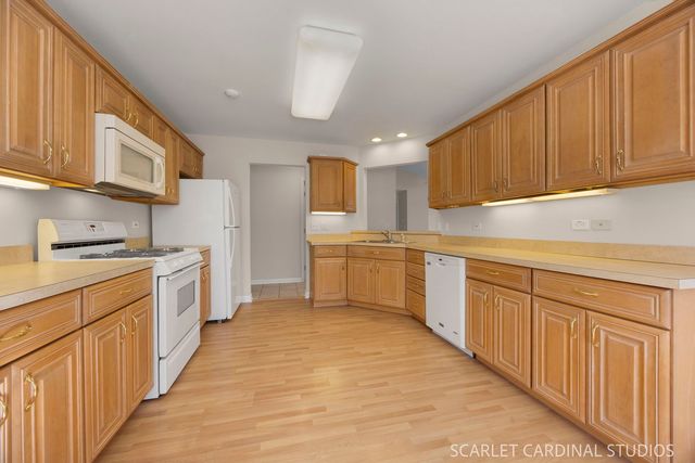 1617 Southlawn Place, Aurora, IL 60506