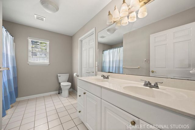1617 Southlawn Place, Aurora, IL 60506