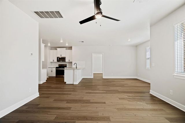 12005 SW 30th Street, Yukon, OK 73099