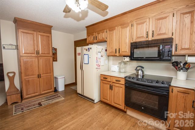 151 Meadow Oaks Drive, Statesville, NC 28625