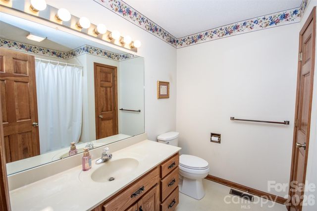 151 Meadow Oaks Drive, Statesville, NC 28625