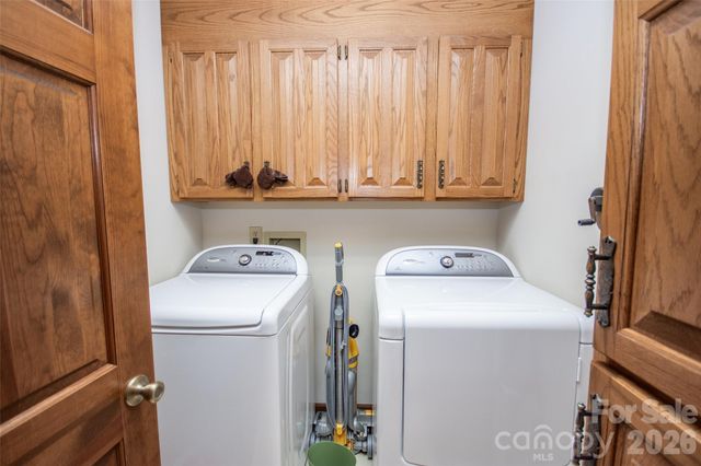 151 Meadow Oaks Drive, Statesville, NC 28625