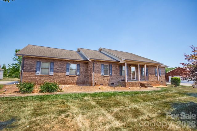 151 Meadow Oaks Drive, Statesville, NC 28625