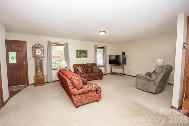 151 Meadow Oaks Drive, Statesville, NC 28625