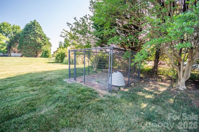 151 Meadow Oaks Drive, Statesville, NC 28625