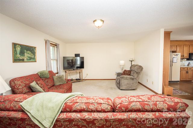 151 Meadow Oaks Drive, Statesville, NC 28625