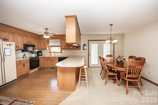 151 Meadow Oaks Drive, Statesville, NC 28625