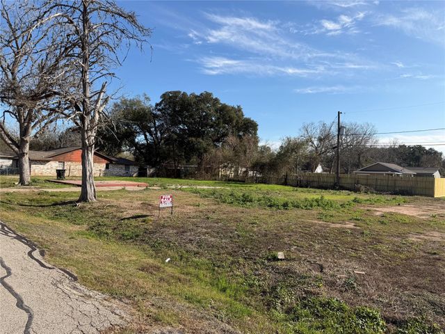819 Collins Street, Richmond, TX 77469