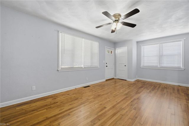 1019 Beach View ST, Norfolk, VA 23503