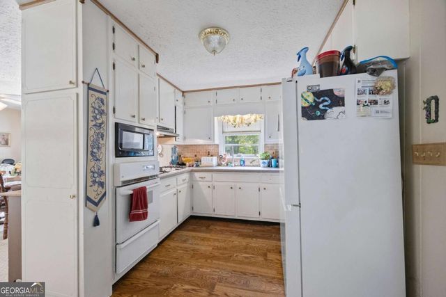 589 Creek View Drive, Lawrenceville, GA 30044