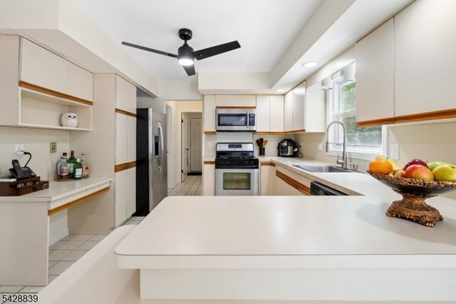 3 Kilmer Dr, Hillsborough Twp., NJ 08844