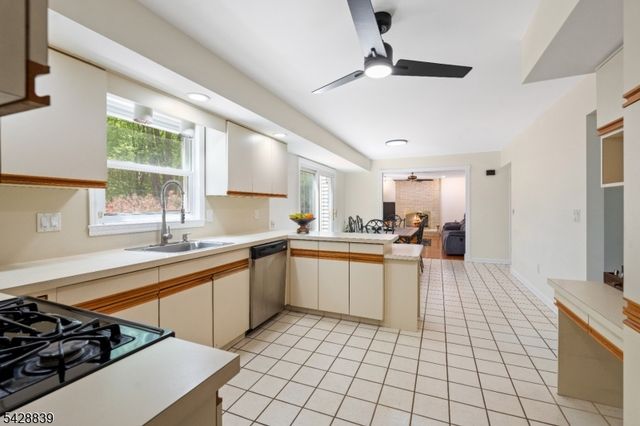 3 Kilmer Dr, Hillsborough Twp., NJ 08844