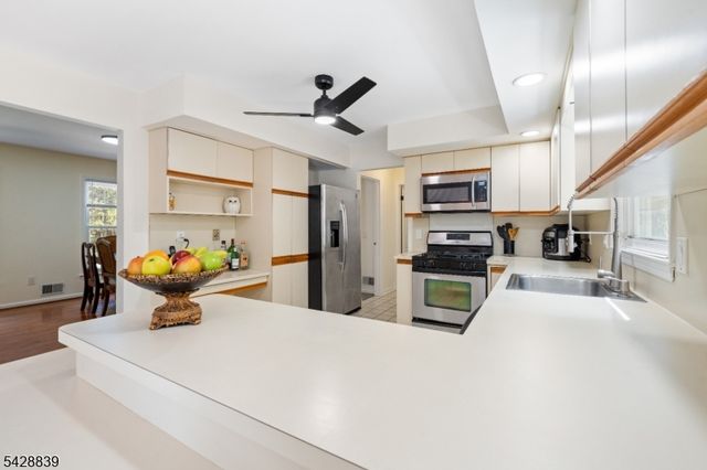 3 Kilmer Dr, Hillsborough Twp., NJ 08844