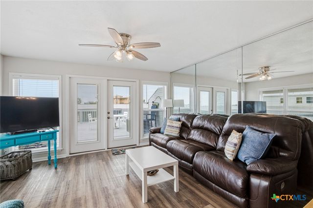 520 S 15th Street, Port O'connor, TX 77982