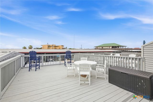 520 S 15th Street, Port O'connor, TX 77982